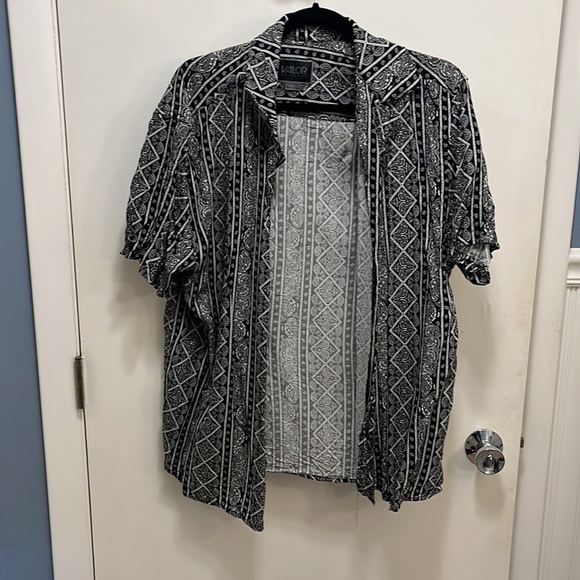 NWOT Paisley Mens Short Sleeve Button Down - Picture 1 of 4